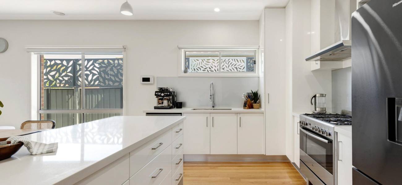 77 Bridgehaven Drive, CRAIGIEBURN, VIC 3064 AUS