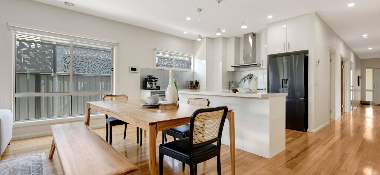 77 Bridgehaven Drive, CRAIGIEBURN, VIC 3064 AUS
