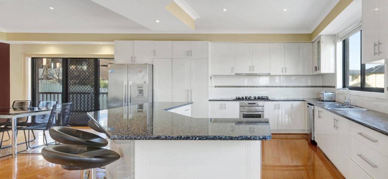 12 Gaussberg Walk, ROXBURGH PARK, VIC 3064 AUS