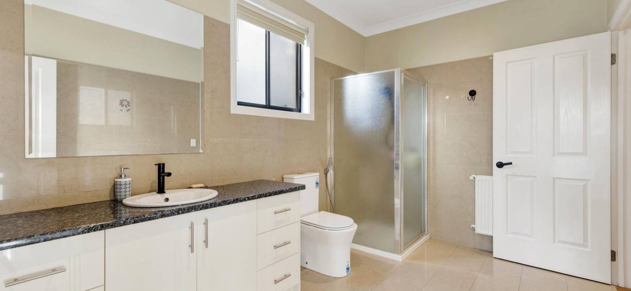 12 Gaussberg Walk, ROXBURGH PARK, VIC 3064 AUS