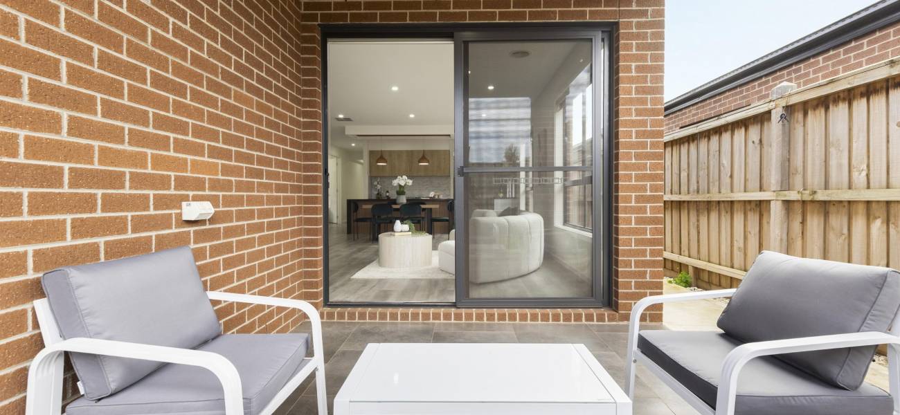 10 Rex Drive, THORNHILL PARK, VIC 3335 AUS