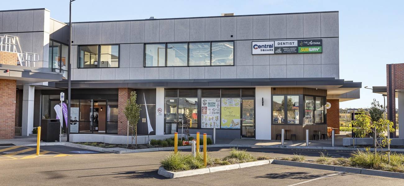 10 Rex Drive, THORNHILL PARK, VIC 3335 AUS