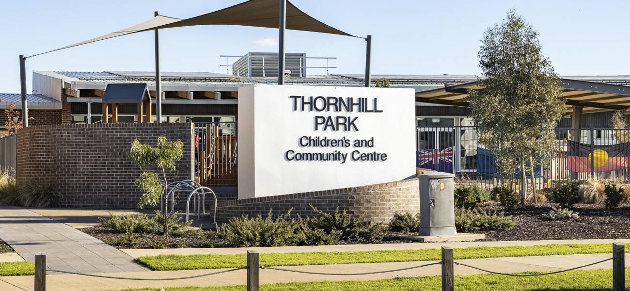 10 Rex Drive, THORNHILL PARK, VIC 3335 AUS