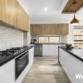 10 Rex Drive, THORNHILL PARK, VIC 3335 AUS