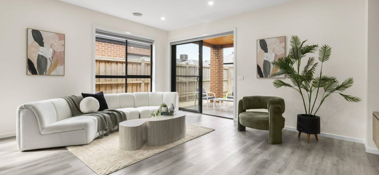 10 Rex Drive, THORNHILL PARK, VIC 3335 AUS