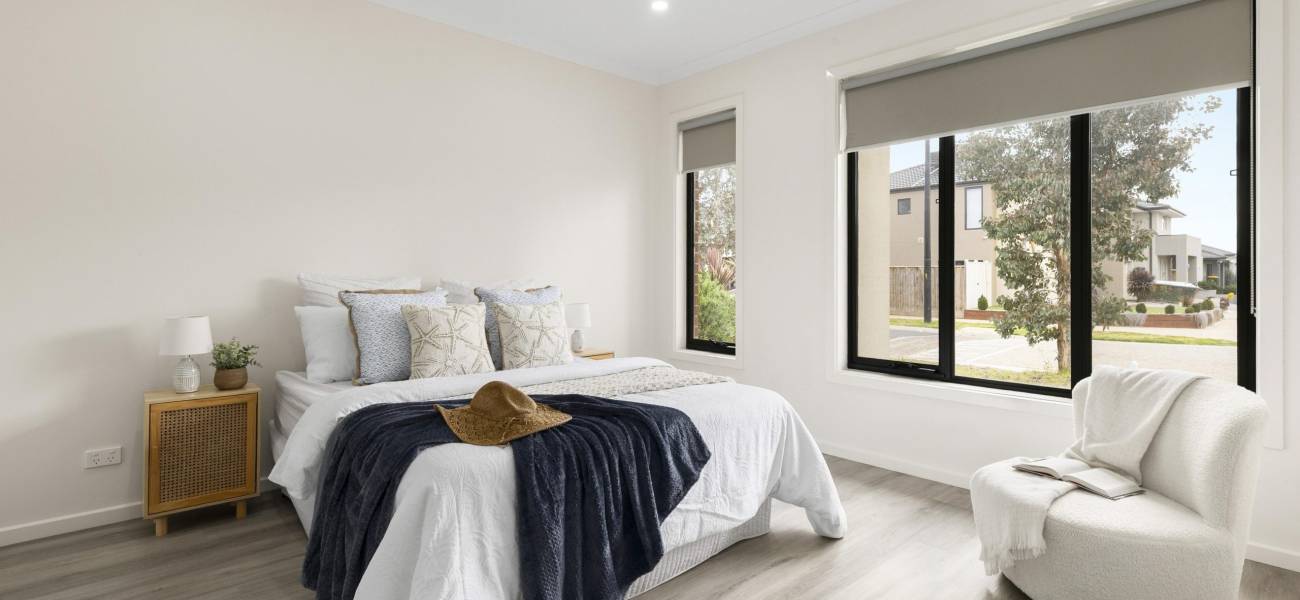 10 Rex Drive, THORNHILL PARK, VIC 3335 AUS