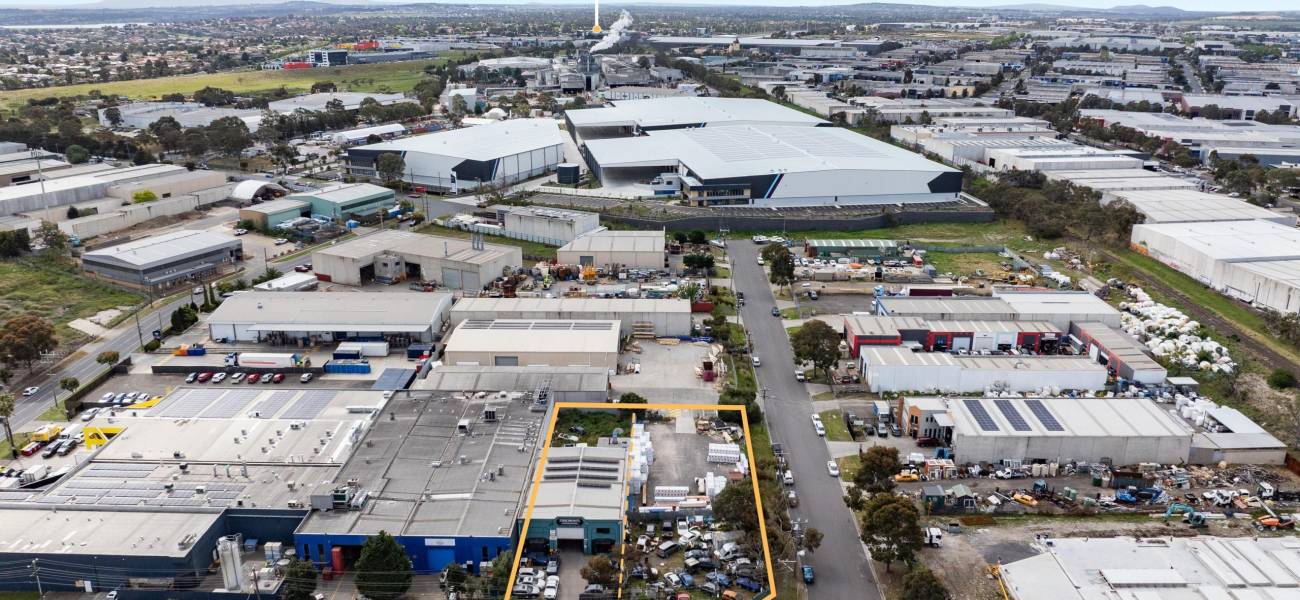 7 & 9 Lisa Place, COOLAROO, VIC 3048 AUS