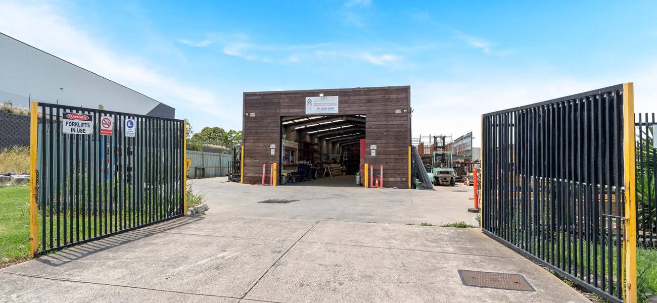 38 & 40 Lisa Place, COOLAROO, VIC 3048 AUS