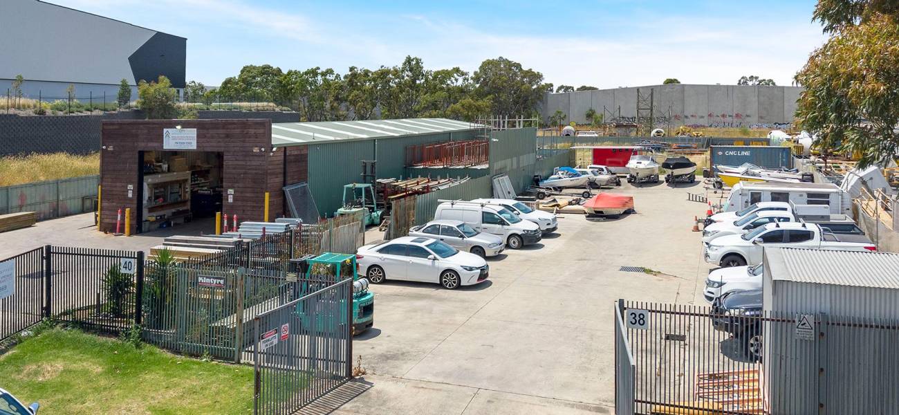 38 & 40 Lisa Place, COOLAROO, VIC 3048 AUS