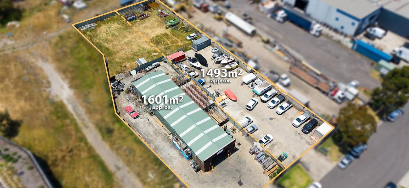 38 & 40 Lisa Place, COOLAROO, VIC 3048 AUS