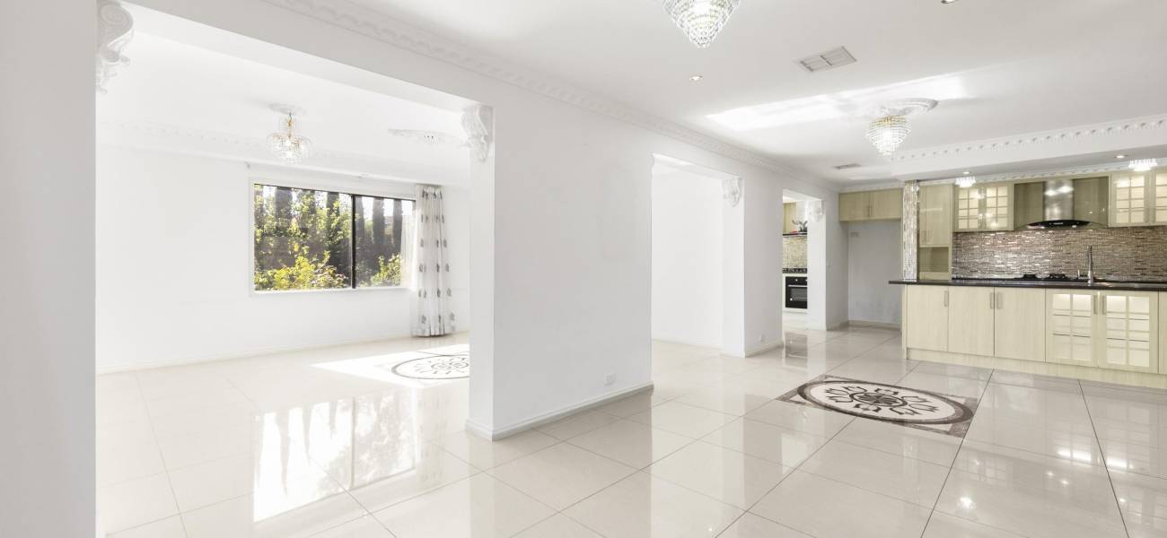 1 Nixon Court, ROXBURGH PARK, VIC 3064 AUS