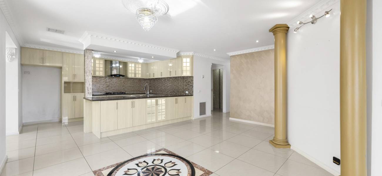 1 Nixon Court, ROXBURGH PARK, VIC 3064 AUS