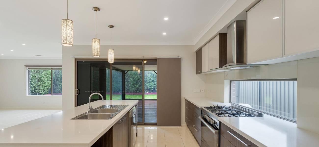 8 Gallantry Avenue, CRAIGIEBURN, VIC 3064 AUS