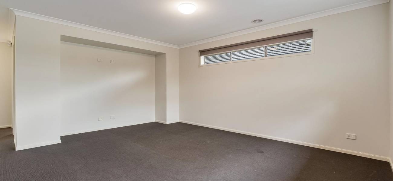 8 Gallantry Avenue, CRAIGIEBURN, VIC 3064 AUS