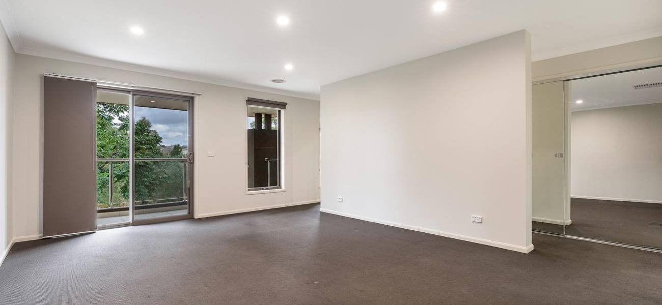 8 Gallantry Avenue, CRAIGIEBURN, VIC 3064 AUS