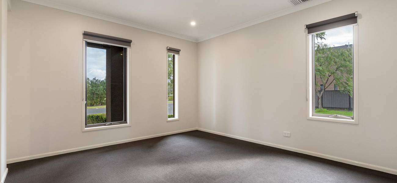 8 Gallantry Avenue, CRAIGIEBURN, VIC 3064 AUS