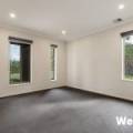 8 Gallantry Avenue, CRAIGIEBURN, VIC 3064 AUS