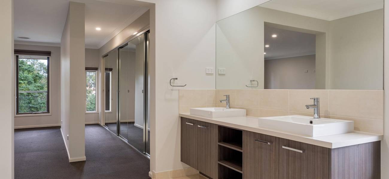 8 Gallantry Avenue, CRAIGIEBURN, VIC 3064 AUS