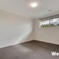 8 Gallantry Avenue, CRAIGIEBURN, VIC 3064 AUS