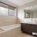 8 Gallantry Avenue, CRAIGIEBURN, VIC 3064 AUS