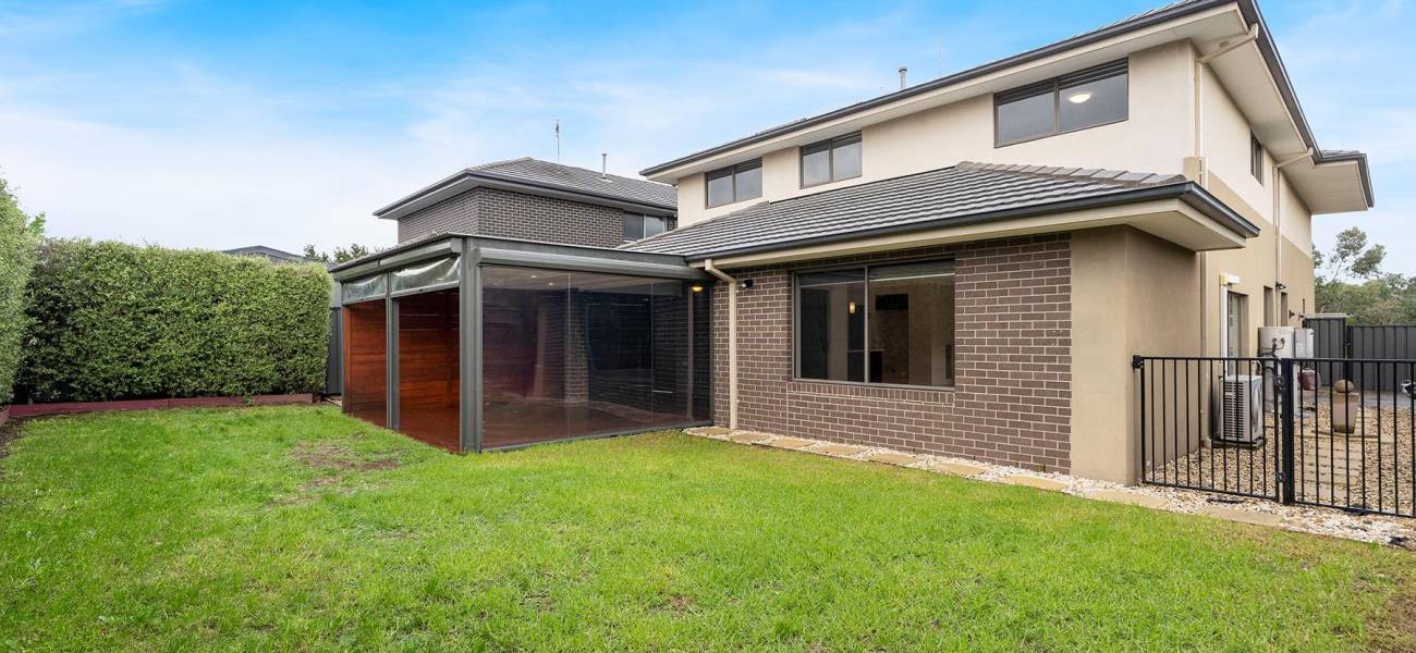 8 Gallantry Avenue, CRAIGIEBURN, VIC 3064 AUS