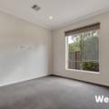 8 Gallantry Avenue, CRAIGIEBURN, VIC 3064 AUS
