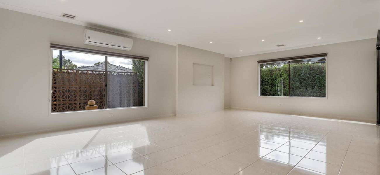 8 Gallantry Avenue, CRAIGIEBURN, VIC 3064 AUS
