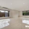 8 Gallantry Avenue, CRAIGIEBURN, VIC 3064 AUS
