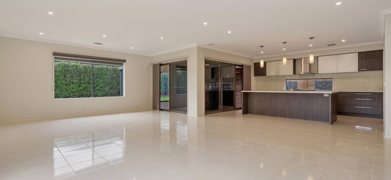 8 Gallantry Avenue, CRAIGIEBURN, VIC 3064 AUS
