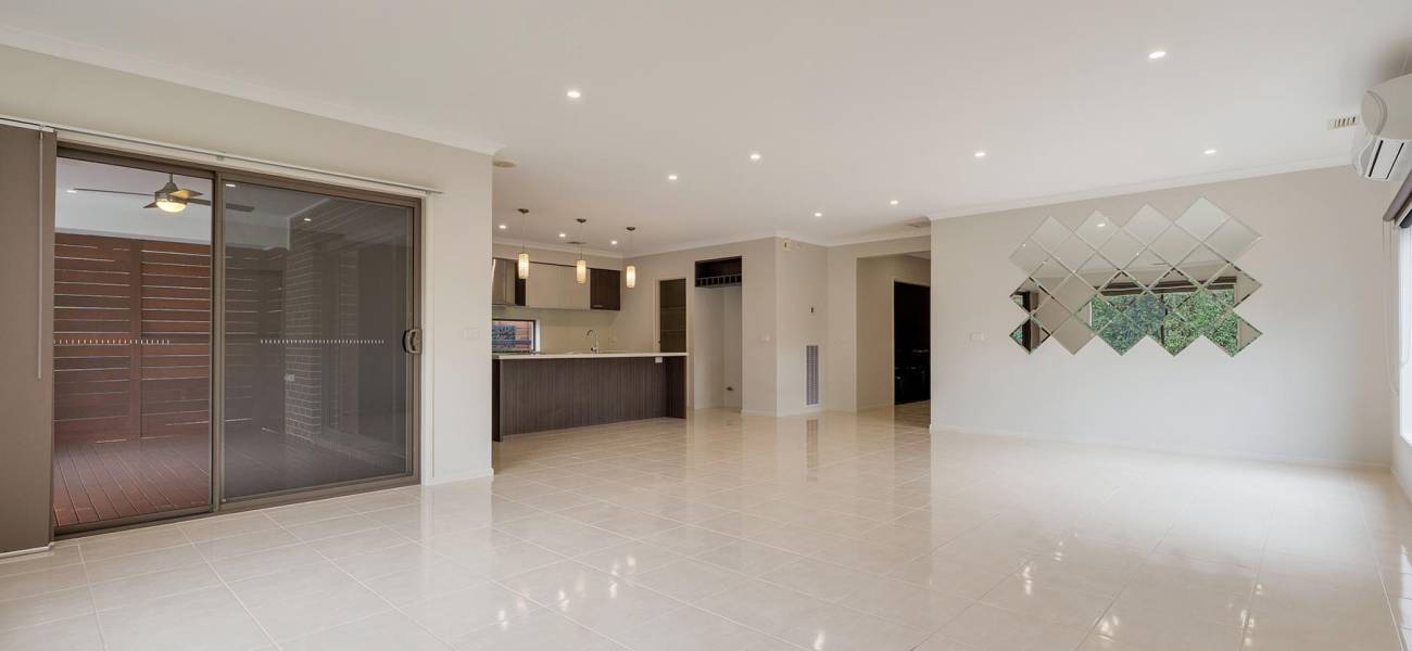 8 Gallantry Avenue, CRAIGIEBURN, VIC 3064 AUS