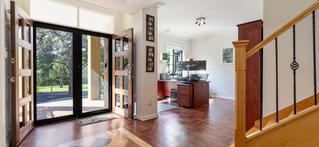 9 Glenmore Place, GREENVALE, VIC 3059 AUS