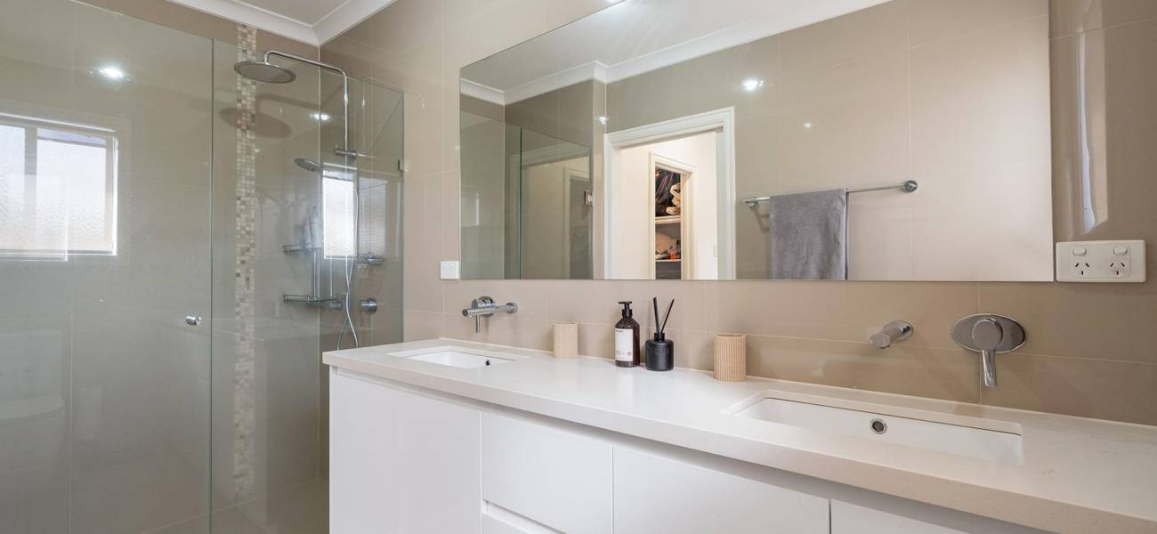 9 Glenmore Place, GREENVALE, VIC 3059 AUS