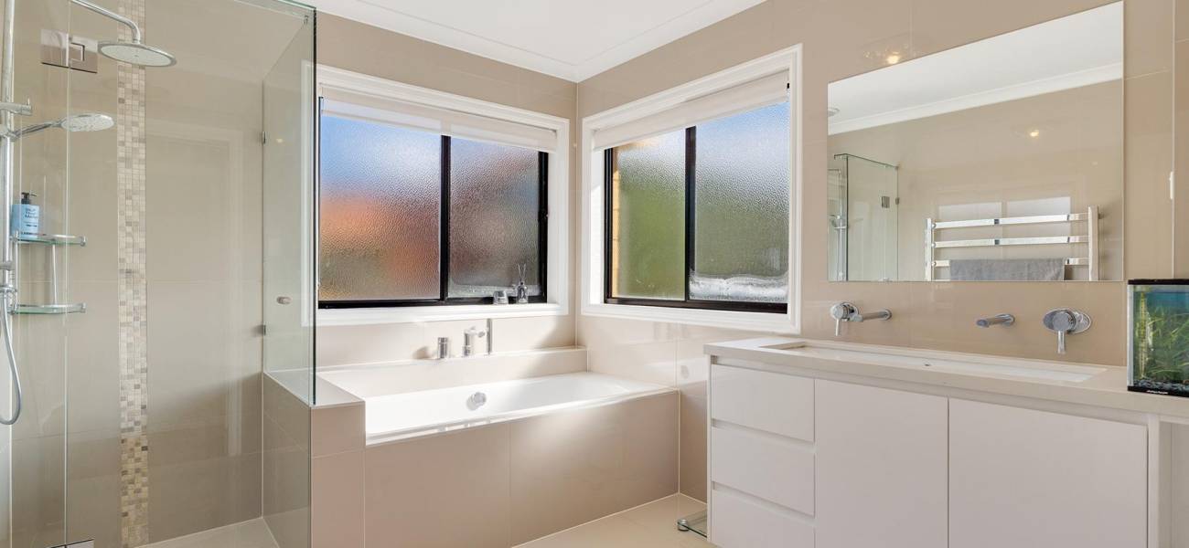 9 Glenmore Place, GREENVALE, VIC 3059 AUS