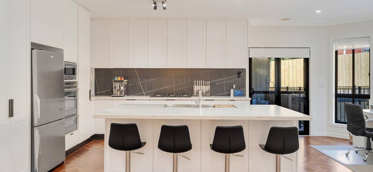 9 Glenmore Place, GREENVALE, VIC 3059 AUS