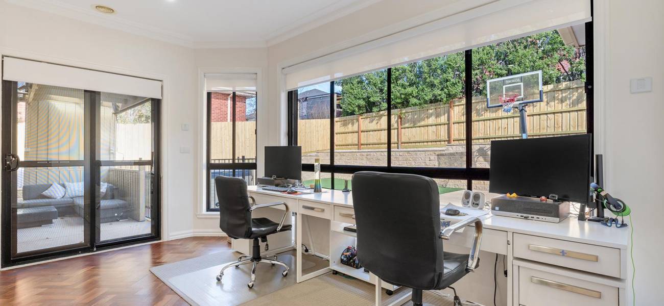 9 Glenmore Place, GREENVALE, VIC 3059 AUS