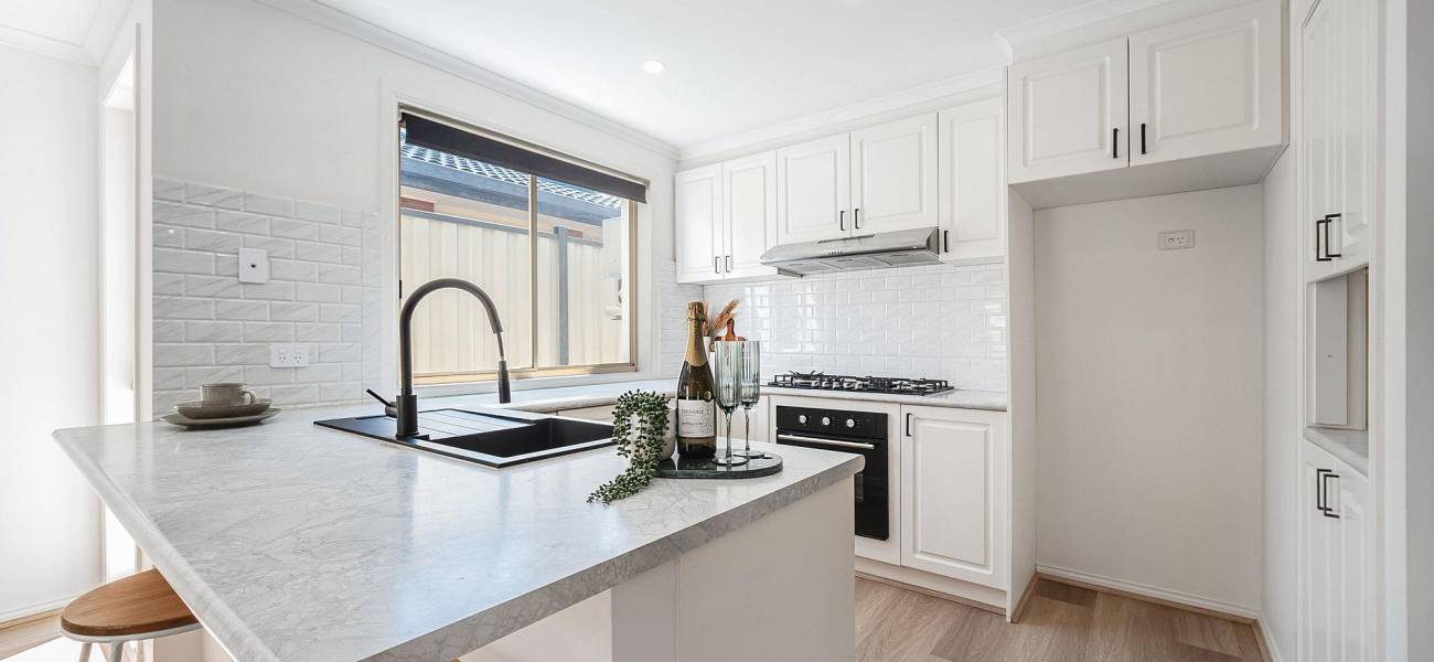 25 Thompson Crescent, ROXBURGH PARK, VIC 3064 AUS