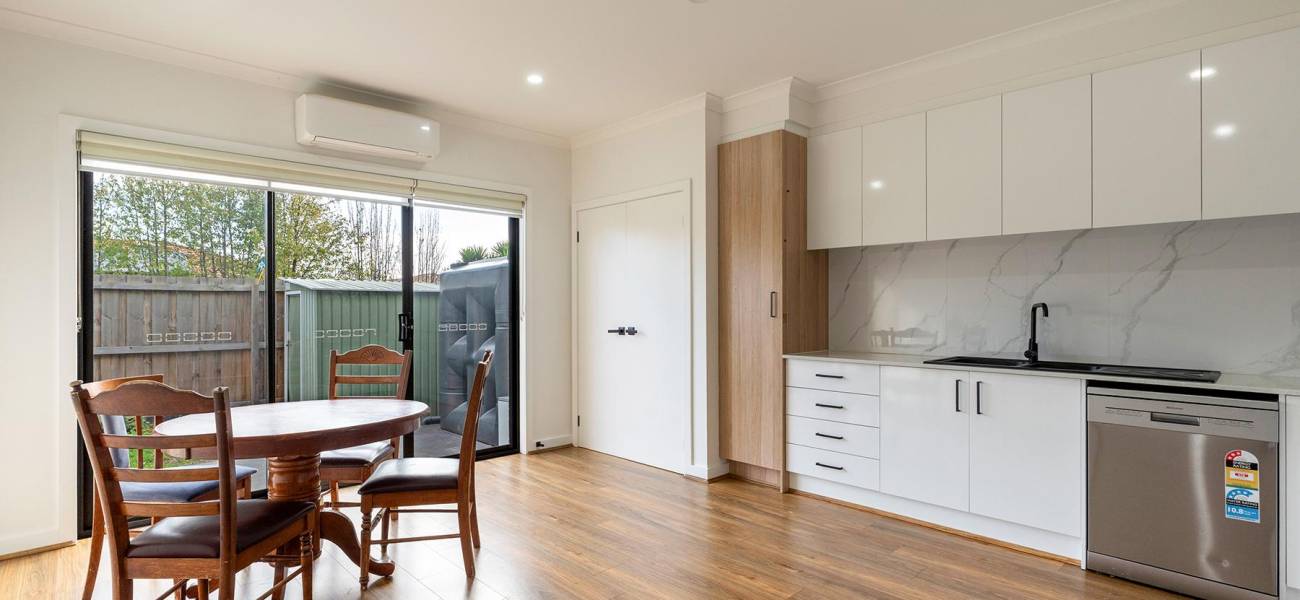 46 Karnak Crescent, COOLAROO, VIC 3048 AUS